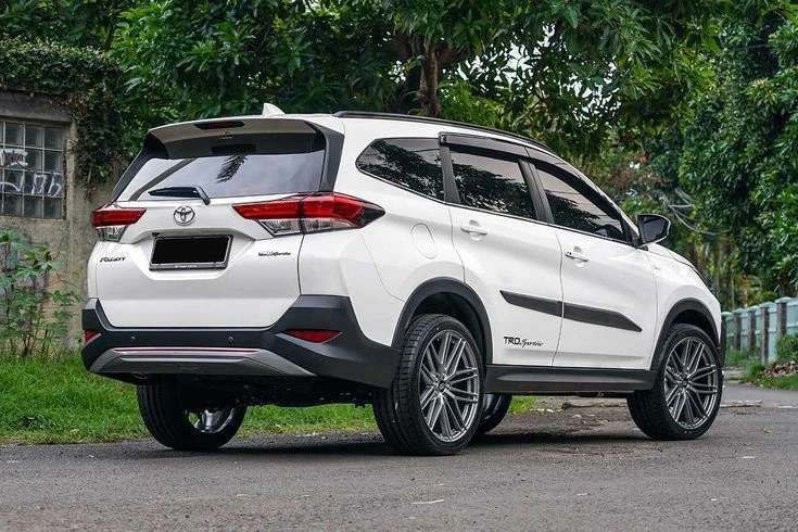 Mobil Keluarga Bekas