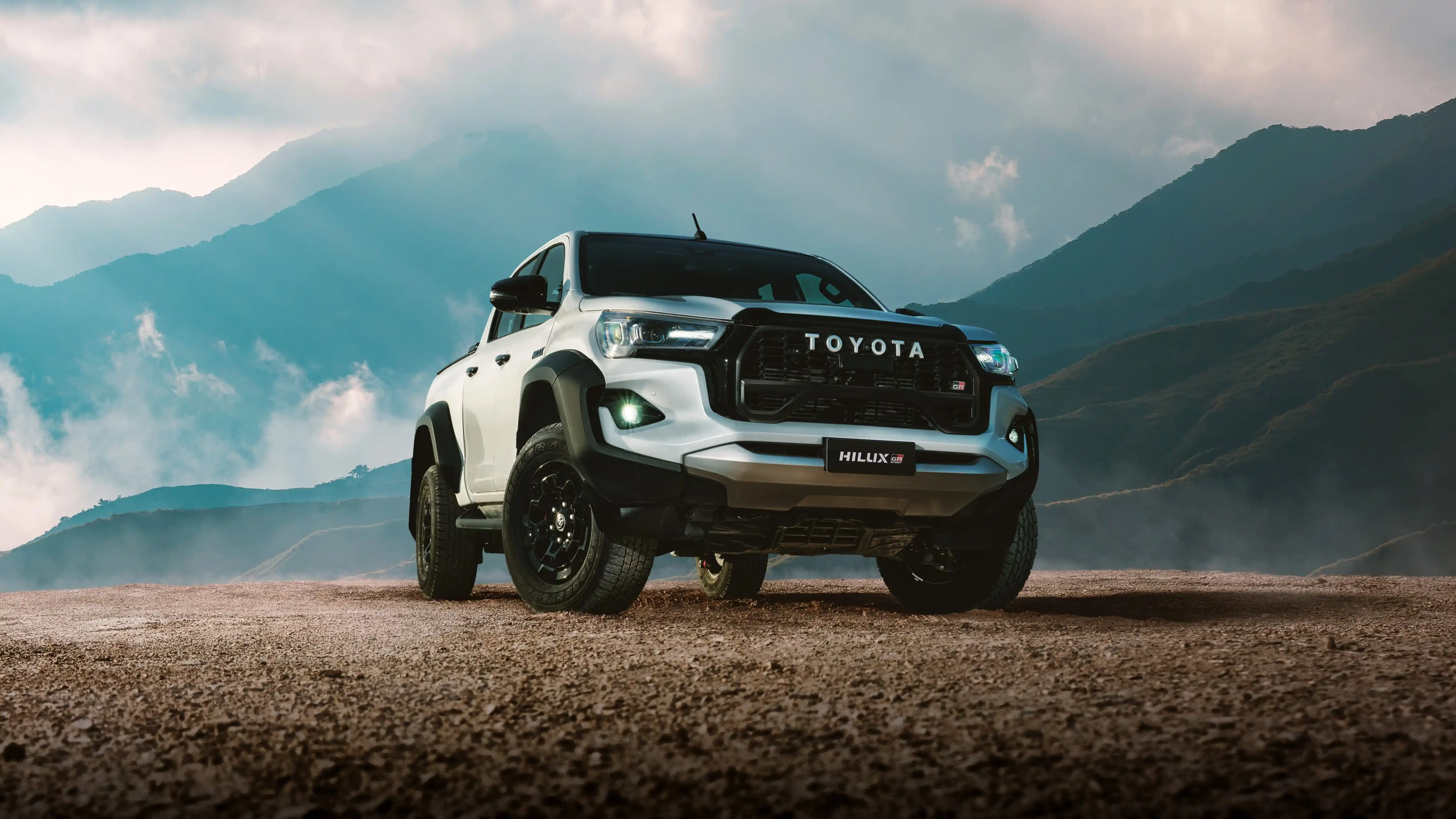 Beli Toyota Hilux Bekas