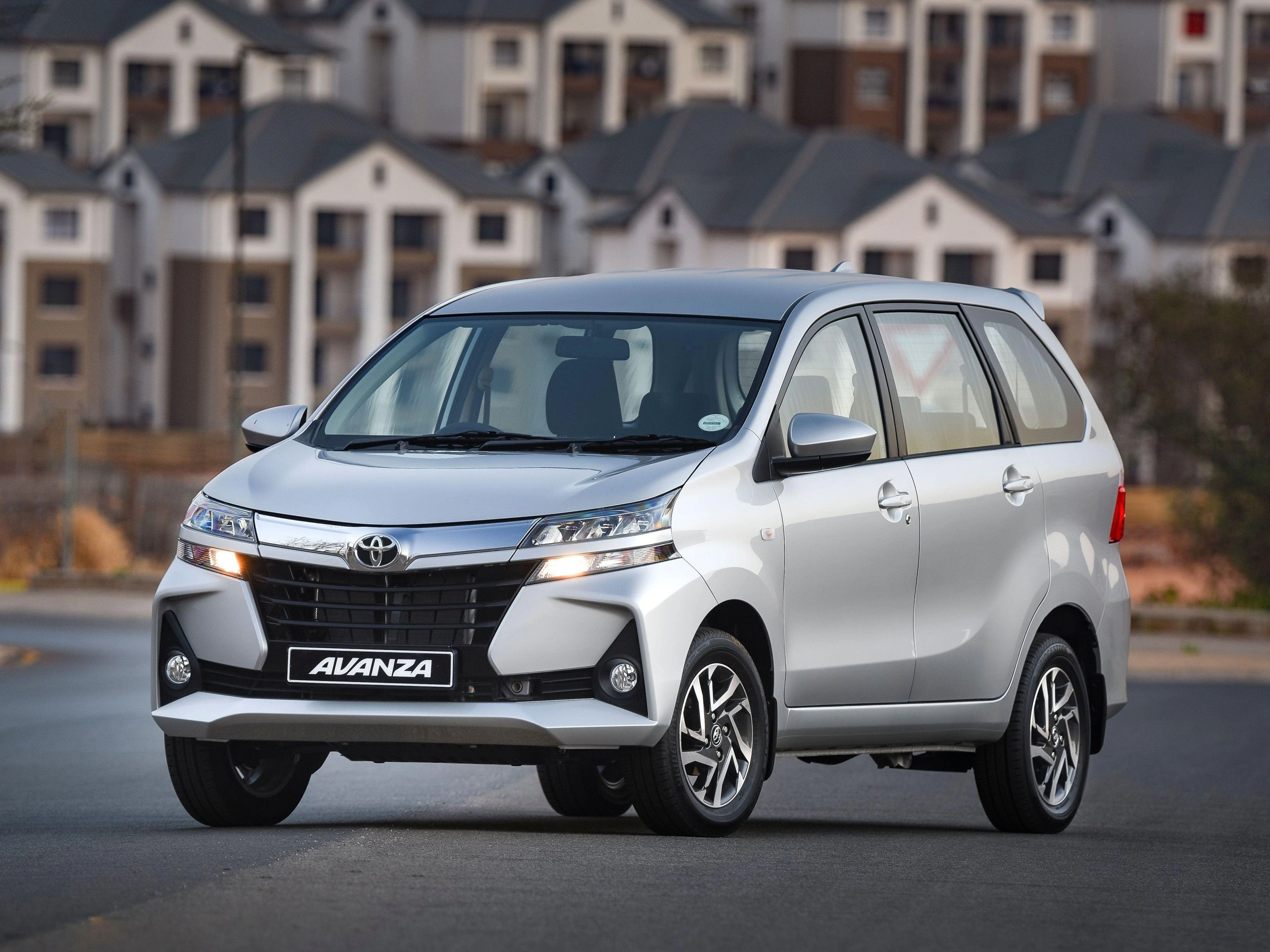 Harga mobil Avanza Bekas