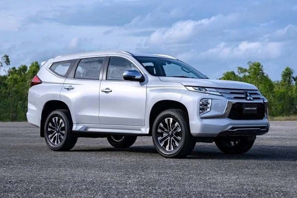 Harga Mobil Pajero bekas 