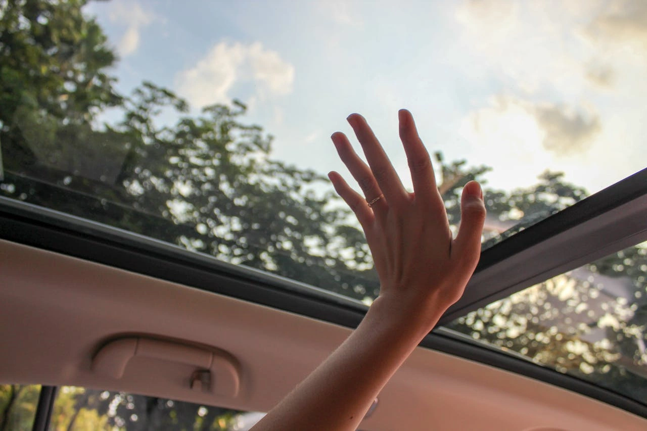 Sunroof Moonroof Panoramic Roof