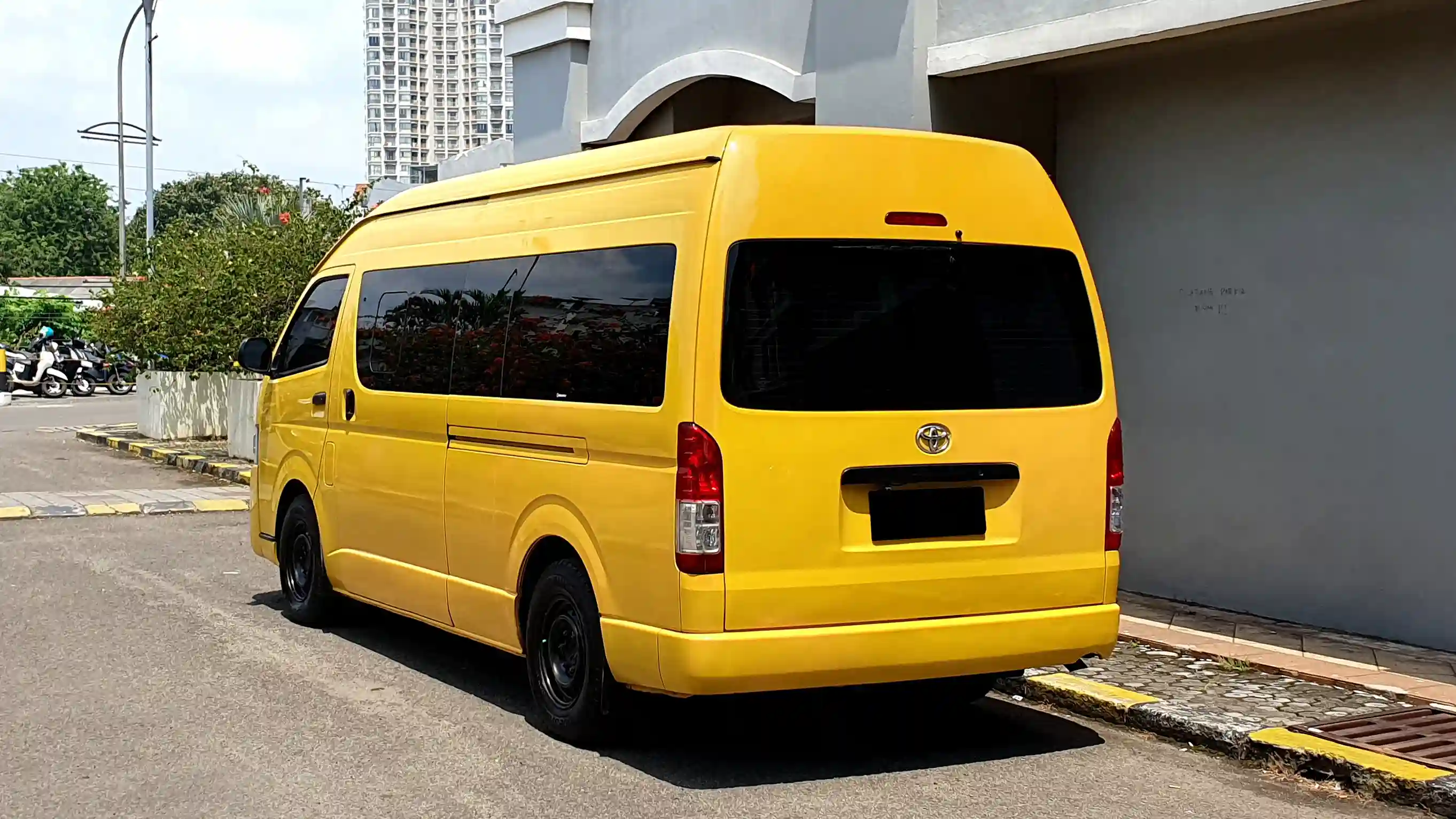 Tips Saat Membeli Toyota Hiace Bekas