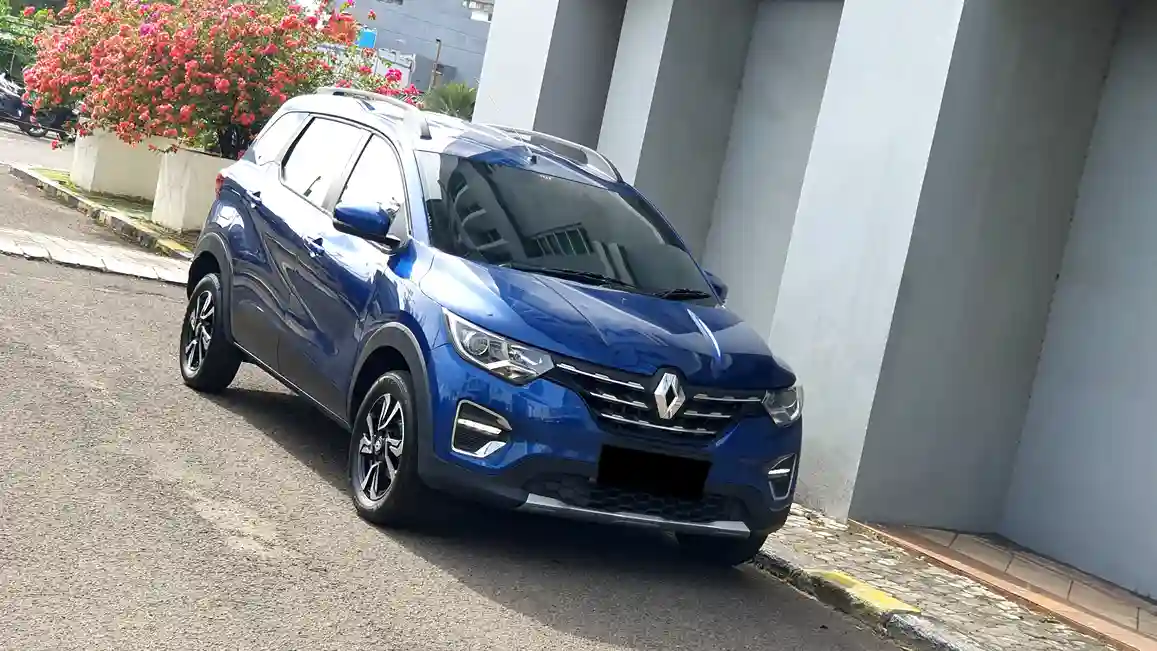 Renault Triber 1.0 RXZ AMT (2021)