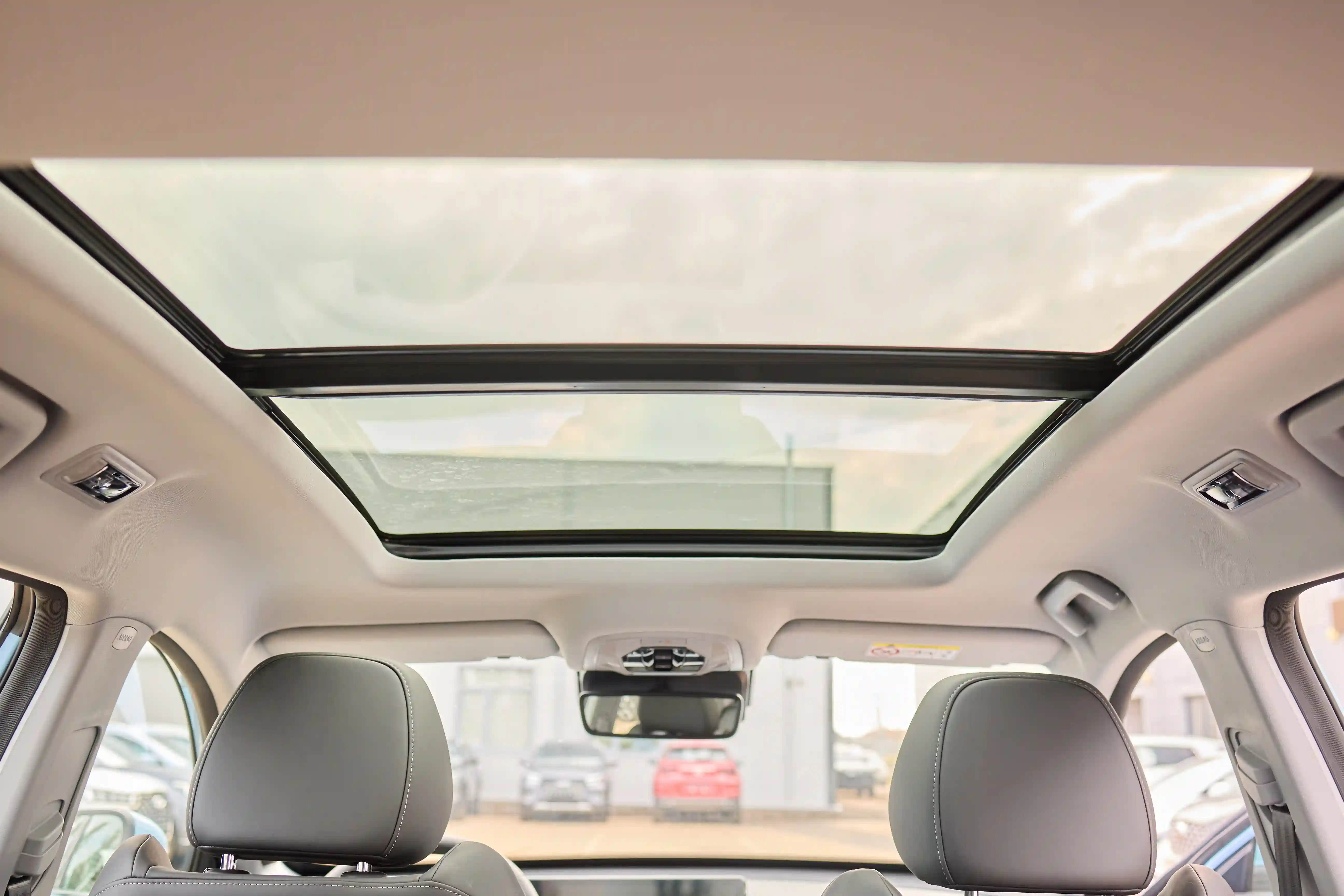 Rekomendasi Mobil Bekas Sunroof di Jakarta