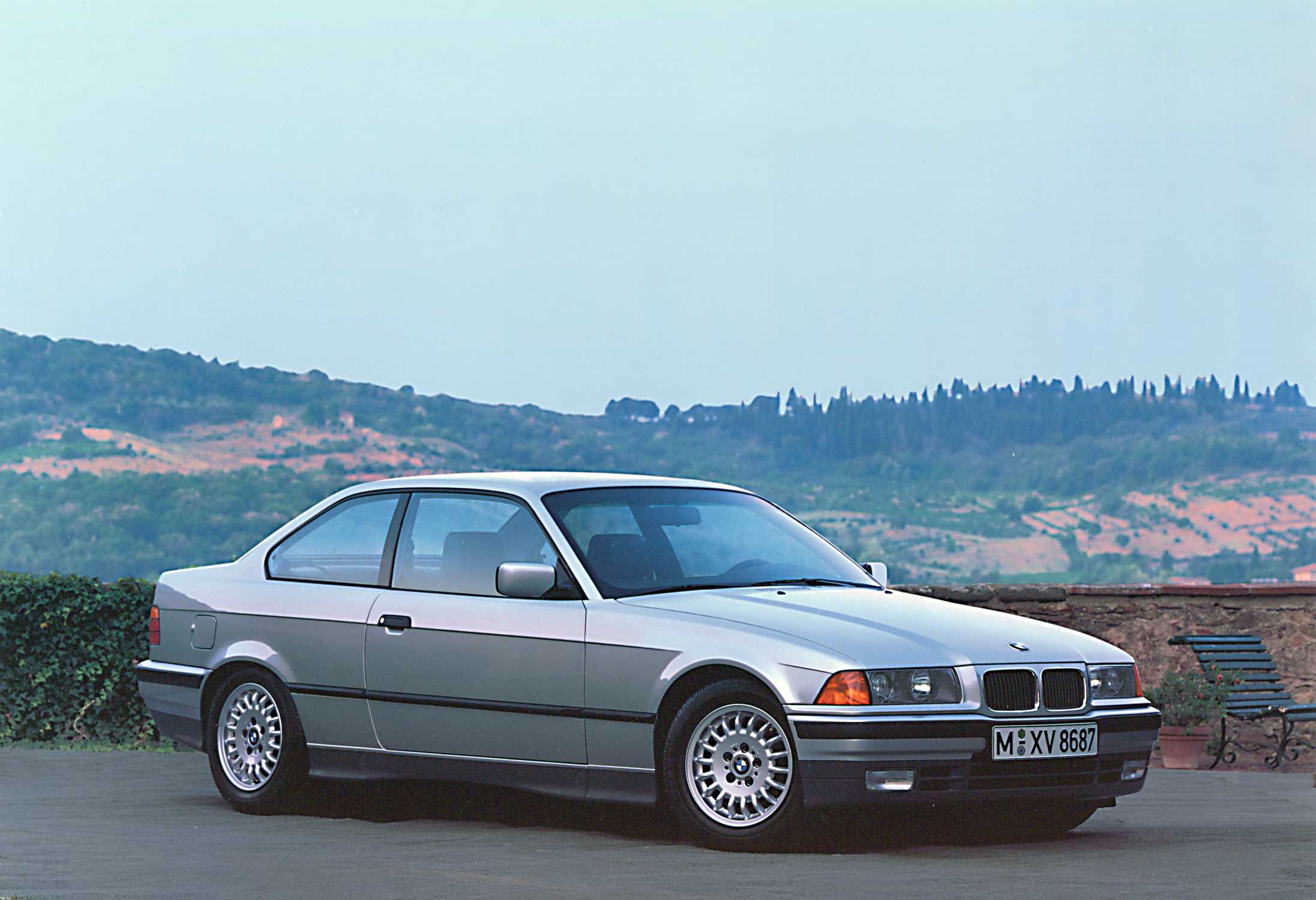 Spesifikasi BMW e36 dan Harga Peluncuran di Pasar Indonesia