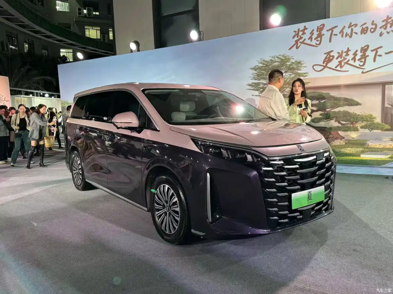 Spesifikasi BYD M9